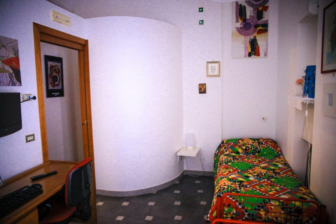 モノーポリ La Rosa Di Rebecca Bed & Breakfast エクステリア 写真
